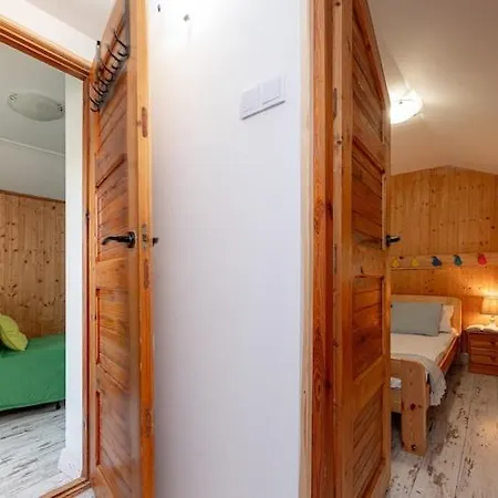 Nyaraló Scandinavian House Overlooking The
